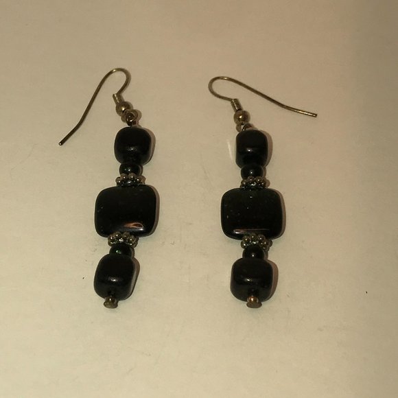 Green Goldstone and Onyx Earrings - Picture 5 of 11